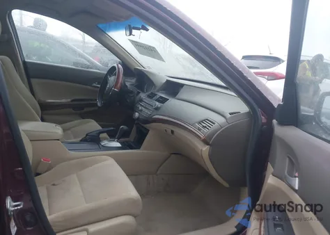 2010 Honda Accord 2.4 Ex z USA, uszkodzony, nr VIN 1HGCP2F70AA176195